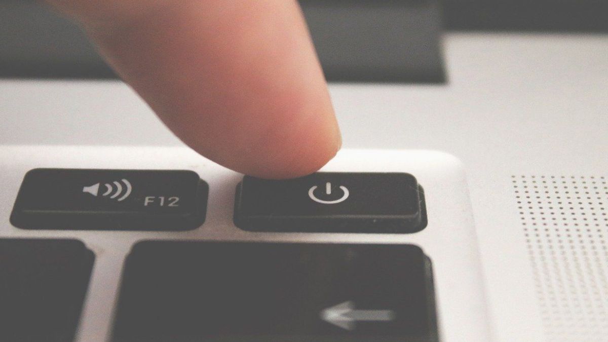 Jawaban untuk membatalkan proses mematikan komputer dipilih menu